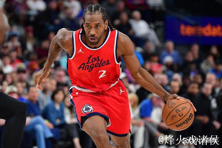 伦纳德底角三分救命,快船顽强追分 伦纳德底角三分救命,快船顽强追分